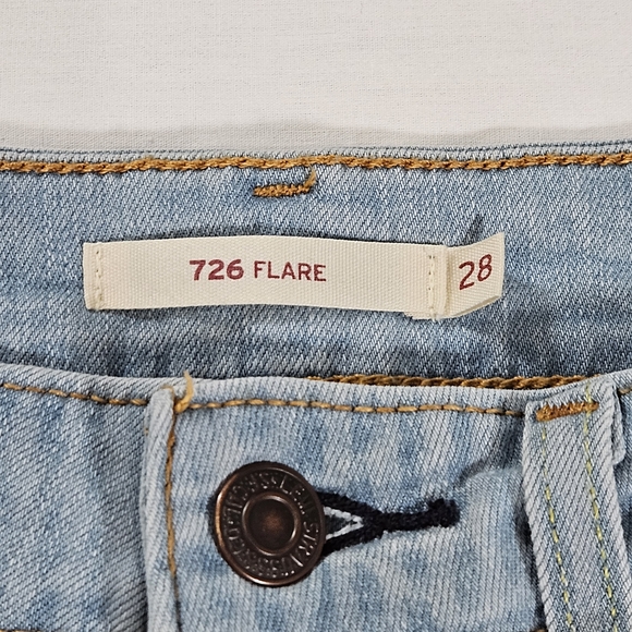 Levi's Women's 726 Flare Jeans Striped Denim W 28 L 32 - Picture 7 of 12